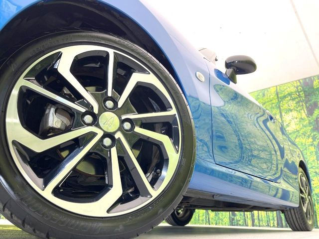 【純正16インチアルミホイール】外観にマッチした純正アルミホイールを装着しております。各種社外アルミホイールや、スタッドレスタイヤも取扱いしております。是非ご相談ください♪