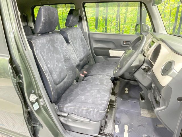 運転席シート廻りは使用感も少なく、良好な状態となっています。丁寧に使われていたことがよくわかりますね。