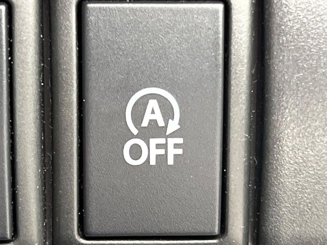 【アイドリングストップ】赤信号や渋滞で停車した際にエンジンを停止し、無駄な燃料の消費を抑えます。燃費向上や環境保護につなげる機能♪エンジンはブレーキを離せば再始動します。
