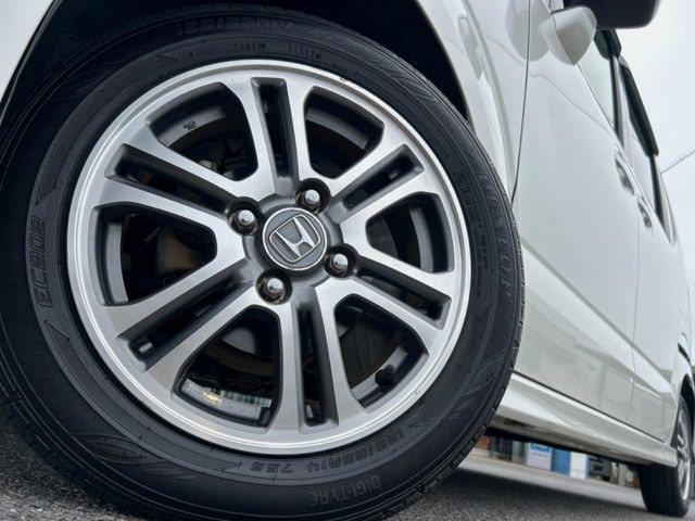 【純正14インチアルミホイール】外観にマッチした純正アルミホイールを装着しております。各種社外アルミホイールや、スタッドレスタイヤも取扱いしております。是非ご相談ください♪