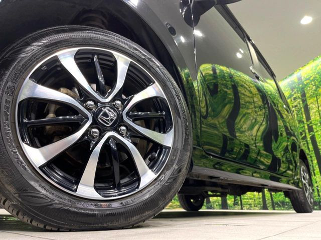 【純正14インチアルミホイール】外観にマッチした純正アルミホイールを装着しております。各種社外アルミホイールや、スタッドレスタイヤも取扱いしております。是非ご相談ください♪