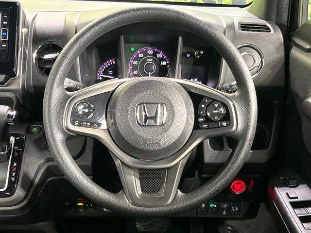 【ステアリングスイッチ】運転中、前方から目線をそらすことなく、オーディオ等の操作が可能な便利機能!安心&快適なドライブを演出してくれます♪