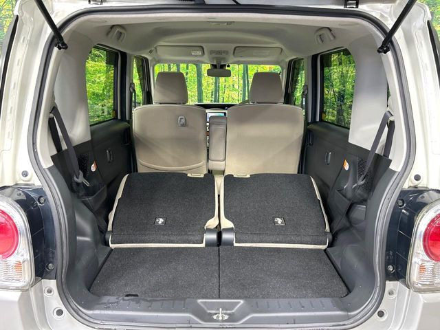 ���i�̂���������ʋ΁A���}���ɏ\���ȉ׎��X�y�[�X���m�ۂ��Ă���܂��B�Z�J���h�V�[�g��|���ƁA�傫�ȉו��̐ύڂ��\�ł���