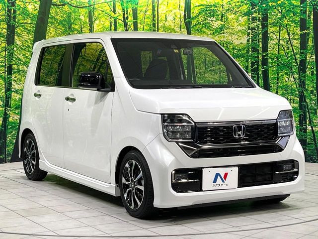 高透明度のガラス皮膜で撥水はもちろん、上質なツヤ・光沢を実現。紫外線や酸性雨から大切な愛車を保護し、色あせ・劣化を防止。「弾スプラッシュコート」、「弾プリミッサコート」からお選びいただけます。