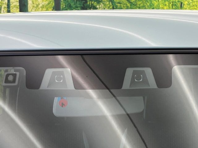 �y�Z�[�t�e�B�T�|�[�g�z���s���ɑO���̎ԗ�����F�����A�Փ˂������Ȏ��͌x��ƃu���[�L�ŏՓˉ���Ɣ�Q�y�����A�V�X�g�B�����S�Ƀh���C�u�����y���݂��������܂��B