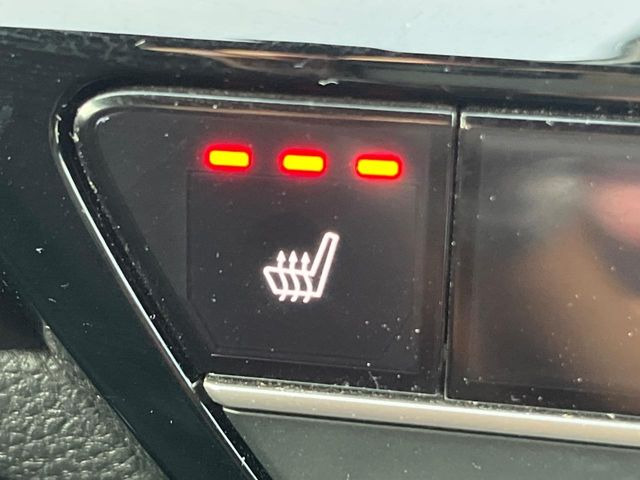 【シートヒーター】寒い日に重宝するシートヒーター!エアコンより早く温まってくれるので寒がりの人も安心ですね♪エアコンの温風は乾燥するから苦手、という方にもをおすすめです。