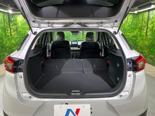 後席を格納すると、これだけの広さが!シーンに合わせたシートアレンジで、大きな荷物も積むことが出来ます♪