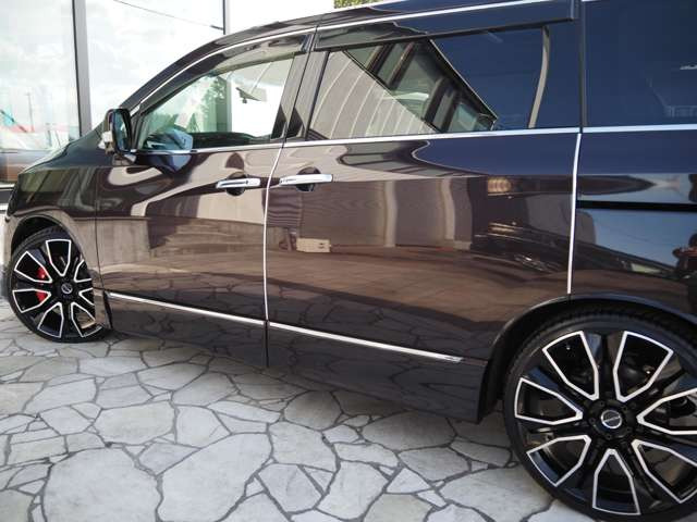 な、なんと只今、当店でご成約のお客様に『夏冬ワイパーブレード』をプレゼント!水はけの悪いワイパーでの視界不良は運転の妨げになり大変危険です!『カーセンサーを見た』とスタッフまでお伝え下さい☆