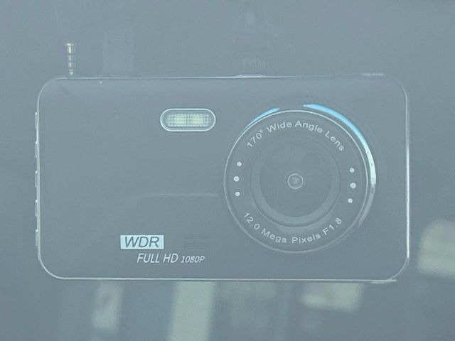 【ドライブレコーダー】安心・安全なカーライフに必須のドライブレコーダーを装備!走行中はもちろん、あおり運転や事故に遭遇した際の状況も映像で記録し、万一のリスクに備えます。