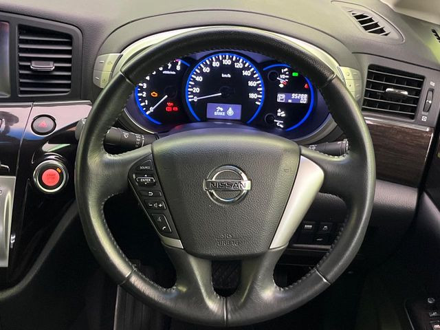 �y�����v�����X�e�A�����O�z�㎿�Ȋv���g�p���邱�ƂŁA��ɂ����������݂ƂĂ��^�]���₷���n���h���ł���