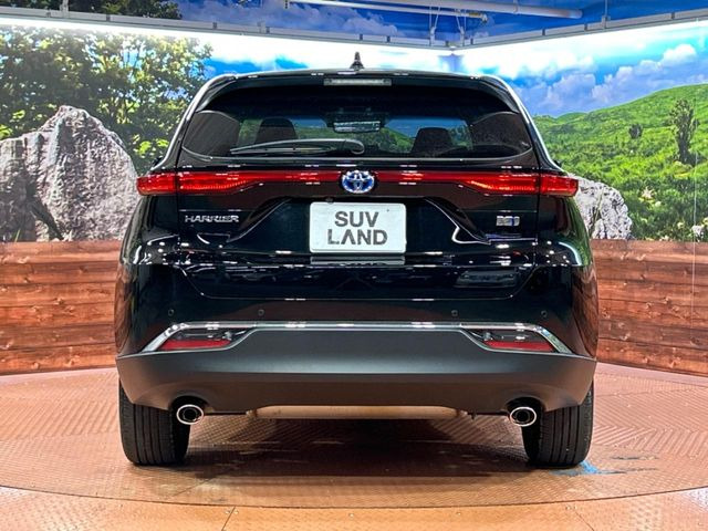 安心の最長10年・走行無制限保証(有償)をご用意。保証内容も充実はもちろん、無料点検&オイル交換や、年中無休の全国・24時間ロードサービスも付帯されておりますのでご安心下さい。