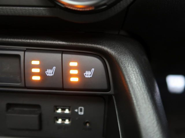 【シートヒーター】寒い日に重宝するシートヒーター!エアコンより早く温まってくれるので寒がりの人も安心ですね♪エアコンの温風は乾燥するから苦手、という方にもをおすすめです。