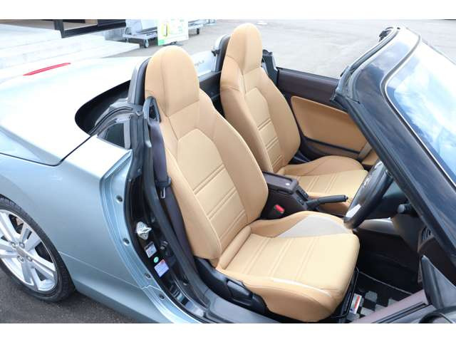 お客様に気持ちよく乗っていただけるように、一台一台心を込めて綺麗にしております!