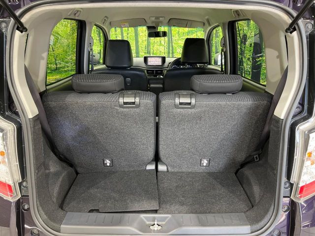 普段のお買い物や通勤、送迎等に十分な荷室スペースを確保しております。セカンドシートを倒すと、大きな荷物の積載も可能です♪