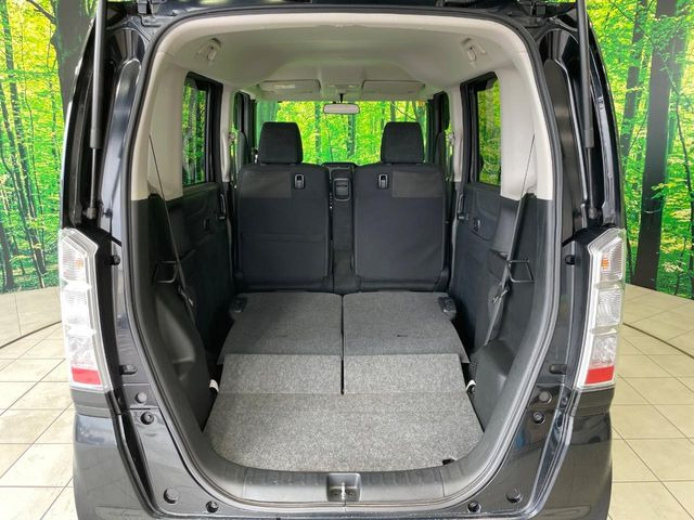 ���i�̂���������ʋ΁A���}���ɏ\���ȉ׎��X�y�[�X���m�ۂ��Ă���܂��B�Z�J���h�V�[�g��|���ƁA�傫�ȉו��̐ύڂ��\�ł���