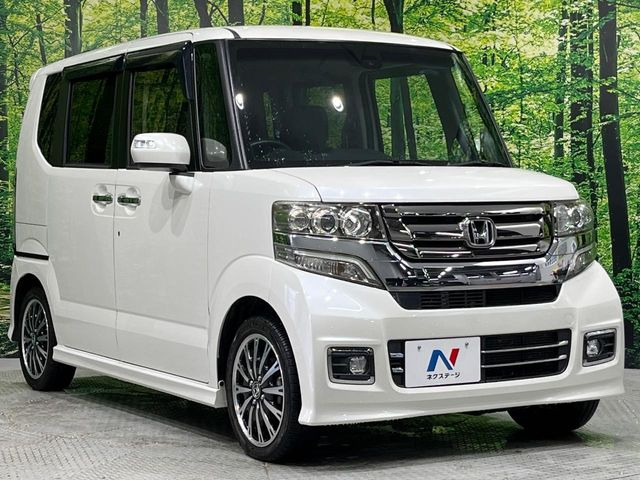 高透明度のガラス皮膜で撥水はもちろん、上質なツヤ・光沢を実現。紫外線や酸性雨から大切な愛車を保護し、色あせ・劣化を防止。「弾スプラッシュコート」、「弾プリミッサコート」からお選びいただけます。