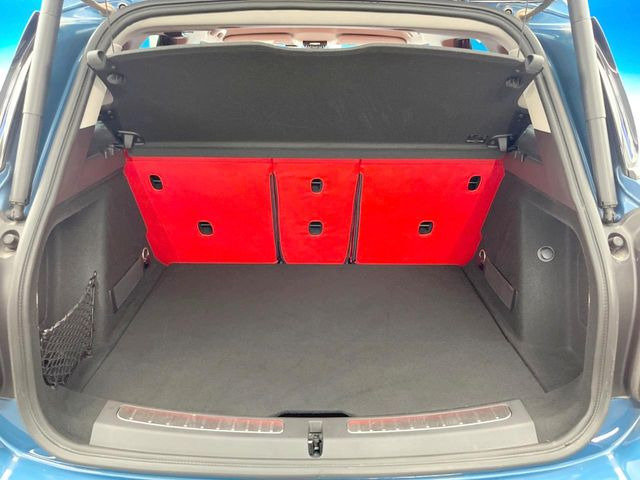 ●トランクルーム:趣味が広がる収容スペース!これだけの広さがあればお買い物やレジャーなどにも最適です!使用感も少なくきれいな状態を維持しております。