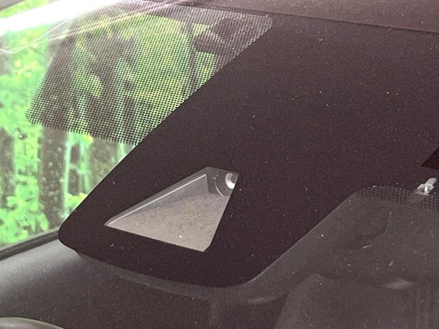 �y�g���^�Z�[�t�e�B�Z���X�z���s���ɑO���̎ԗ�����F�����A�Փ˂������Ȏ��͌x��ƃu���[�L�ŏՓˉ���Ɣ�Q�y�����A�V�X�g�B�����S�Ƀh���C�u�����y���݂��������܂��B