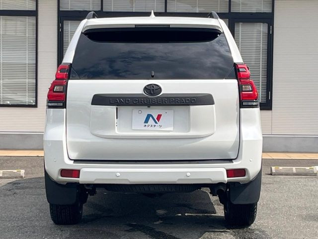 安心の最長10年・走行無制限保証(有償)をご用意。保証内容も充実はもちろん、無料点検&オイル交換や、年中無休の全国・24時間ロードサービスも付帯されておりますのでご安心下さい。