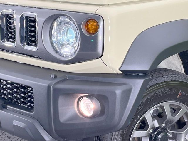 �yLED�w�b�h���C�g�z���V����ԑ��s�����ǍD�Ȏ��E���m�ۂ����S���ĉ^�]�ł��鍂�P�xLED�w�b�h���C�g�𑕔�!�_�����x�������A����d�͂��}�����Ă��܂��B