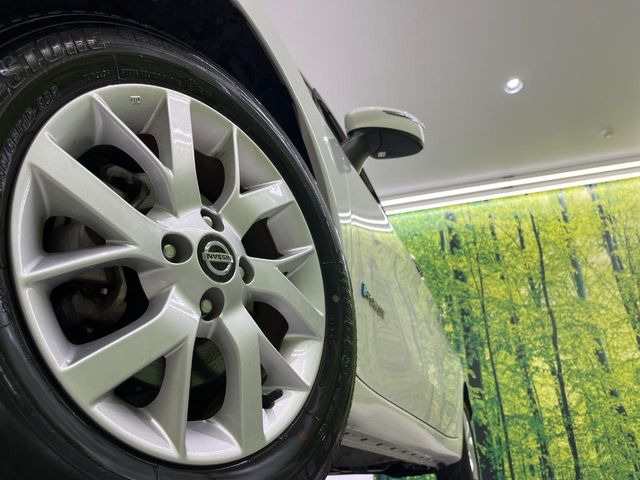 �y����15�C���`�A���~�z�C�[���z�O�ςɃ}�b�`���������A���~�z�C�[���𑕒����Ă���܂��B�e��ЊO�A���~�z�C�[����A�X�^�b�h���X�^�C�����戵�����Ă���܂��B���񂲑��k����������