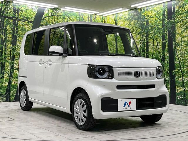 高透明度のガラス皮膜で撥水はもちろん、上質なツヤ・光沢を実現。紫外線や酸性雨から大切な愛車を保護し、色あせ・劣化を防止。「弾スプラッシュコート」、「弾プリミッサコート」からお選びいただけます。