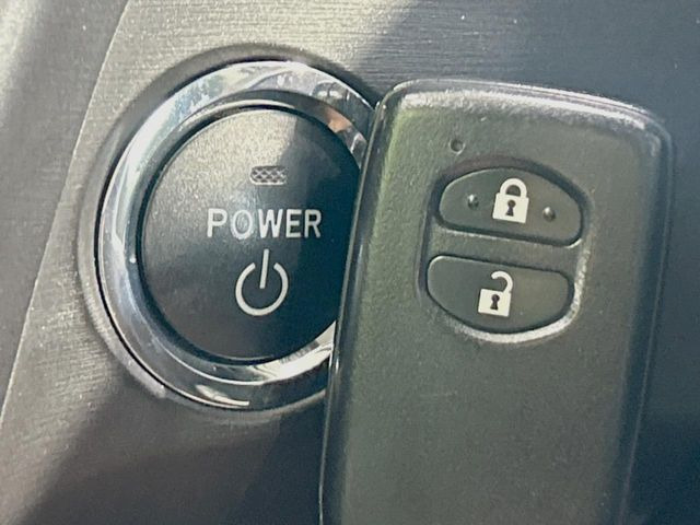 �y�X�}�[�g�L�[�z�J�o����|�P�b�g�ɓ��ꂽ�܂܂ł��h�A�̎{���E�������\�ȃX�}�[�g�L�[�𑕔��B�G���W���̃I���E�I�t�����J�M�����o���K�v����������Ƃ��Ă��֗��ł���