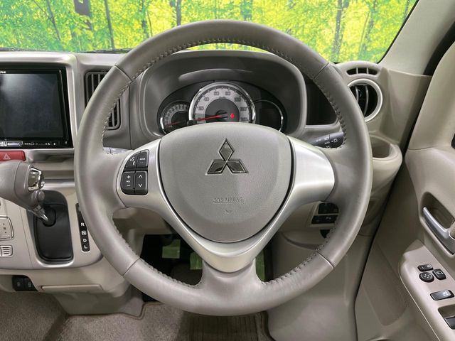 ステアリングも使用感が少なく、きれいな状態となっております♪