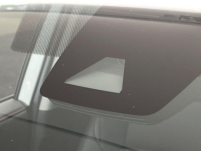 �y�g���^�Z�[�t�e�B�Z���X�z���s���ɑO���̎ԗ�����F�����A�Փ˂������Ȏ��͌x��ƃu���[�L�ŏՓˉ���Ɣ�Q�y�����A�V�X�g�B�����S�Ƀh���C�u�����y���݂��������܂��B