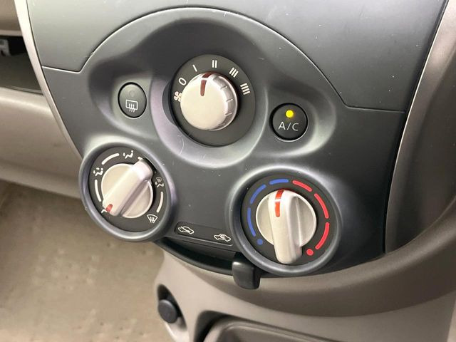 寒い冬も暑い夏も全席に快適な空調を届けてくれる、ダイヤル式エアコンを装備♪