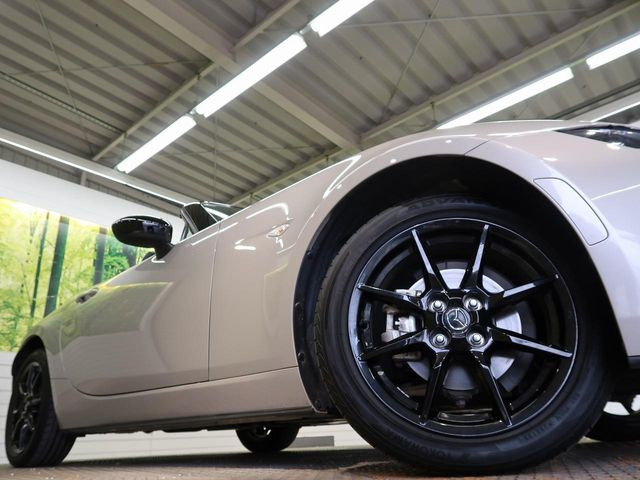 【純正16インチアルミホイール】外観にマッチした純正アルミホイールを装着しております。各種社外アルミホイールや、スタッドレスタイヤも取扱いしております。是非ご相談ください♪