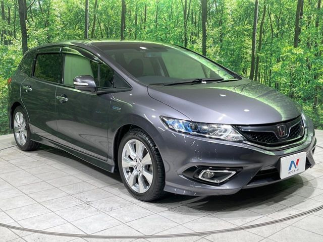 高透明度のガラス皮膜で撥水はもちろん、上質なツヤ・光沢を実現。紫外線や酸性雨から大切な愛車を保護し、色あせ・劣化を防止。「弾スプラッシュコート」、「弾プリミッサコート」からお選びいただけます。