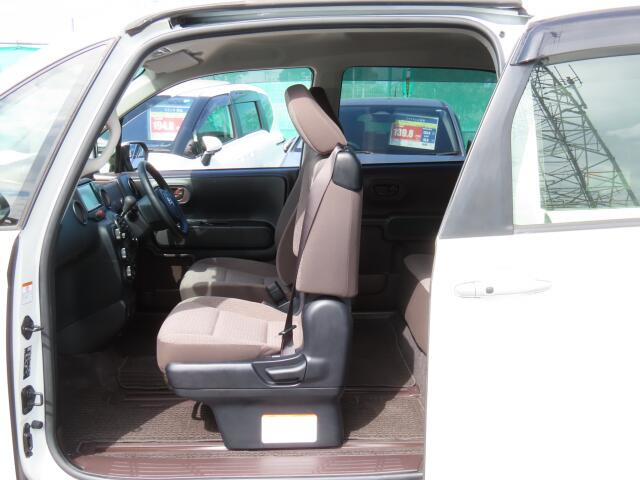 この車の最大の特徴!助手席側はフルOPEN出来ます!