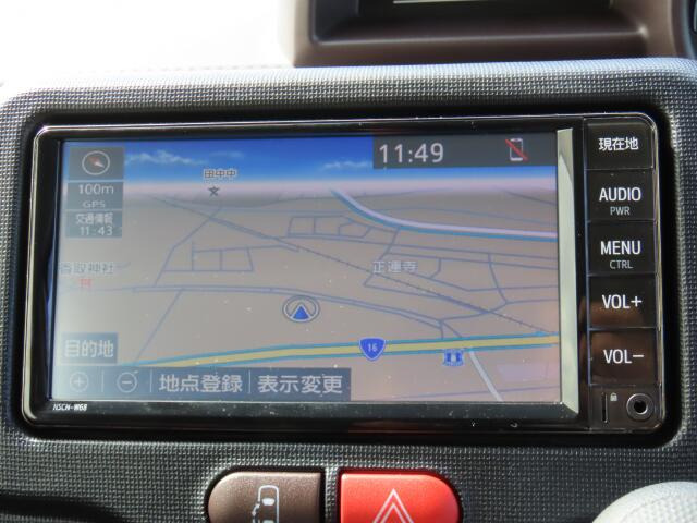 メモリーナビ装備で、知らない場所もあっという間に検索♪ちょっとしたお出かけや旅行もこれでバッチリですね。