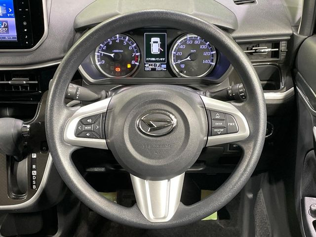 ステアリングも使用感が少なく、きれいな状態となっております♪