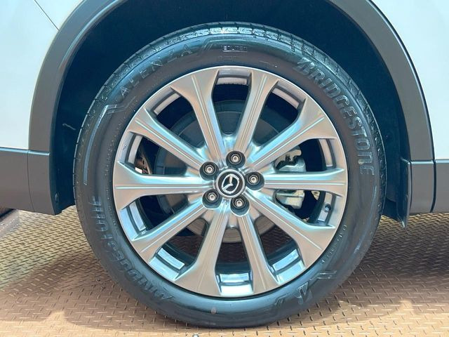 �y�����A���~�z�C�[���z�O�ςɃ}�b�`���������A���~�z�C�[���𑕒����Ă���܂��B�e��ЊO�A���~�z�C�[����A�X�^�b�h���X�^�C�����戵�����Ă���܂��B���񂲑��k����������