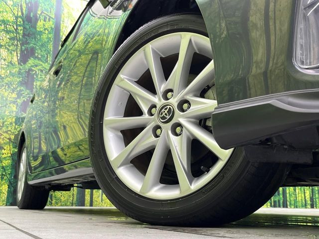 【純正17インチアルミホイール】外観にマッチした純正アルミホイールを装着しております。各種社外アルミホイールや、スタッドレスタイヤも取扱いしております。是非ご相談ください♪