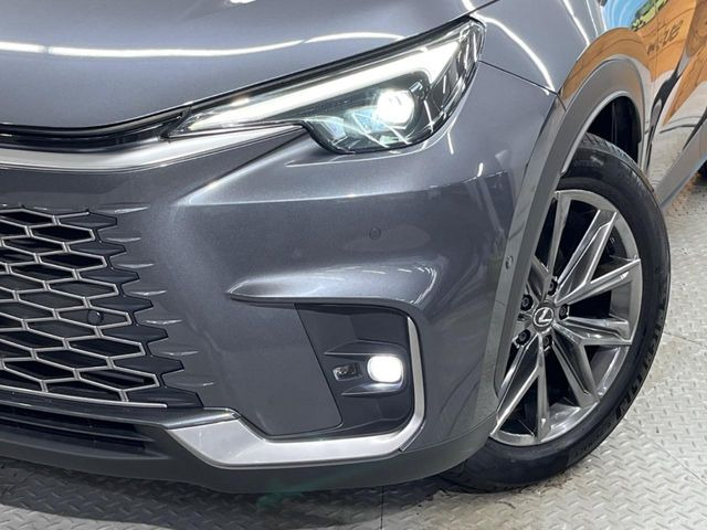 �yLED�w�b�h���C�g�z���V����ԑ��s�����ǍD�Ȏ��E���m�ۂ����S���ĉ^�]�ł��鍂�P�xLED�w�b�h���C�g�𑕔�!�_�����x�������A����d�͂��}�����Ă��܂��B