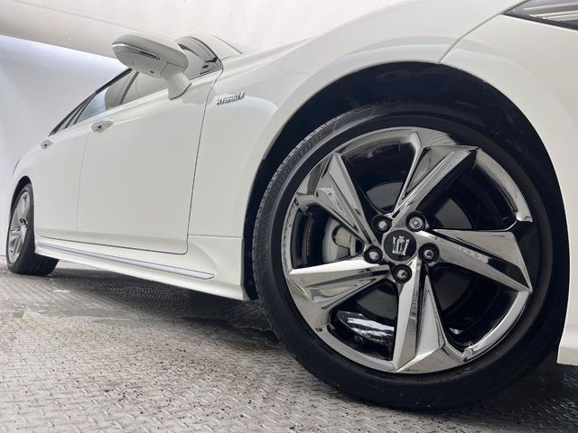 �y����18�C���`�A���~�z�C�[���z�O�ςɃ}�b�`���������A���~�z�C�[���𑕒����Ă���܂��B�e��ЊO�A���~�z�C�[����A�X�^�b�h���X�^�C�����戵�����Ă���܂��B���񂲑��k����������