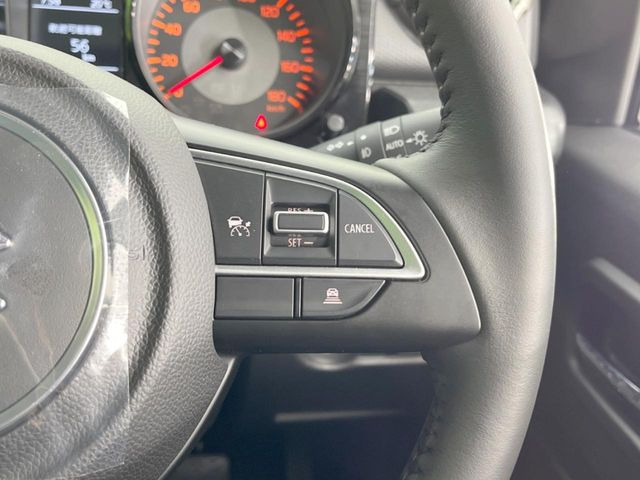 �y�N���[�Y�R���g���[���z�������H�����N���N���s�B�A�N�Z���𗣂��Ă���葬�x�ő��s���ł��A�������^�]���̕��S���y��!�����E�������ȒP�ȃX�C�b�`����Œ����ł��܂��B