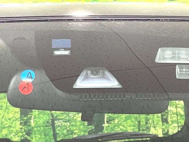 �y�X�}�[�g�u���[�L�T�|�[�g�z���s���ɑO���̎ԗ�����F�����A�Փ˂������Ȏ��͌x��ƃu���[�L�ŏՓˉ���Ɣ�Q�y�����A�V�X�g�B�����S�Ƀh���C�u�����y���݂��������܂��B