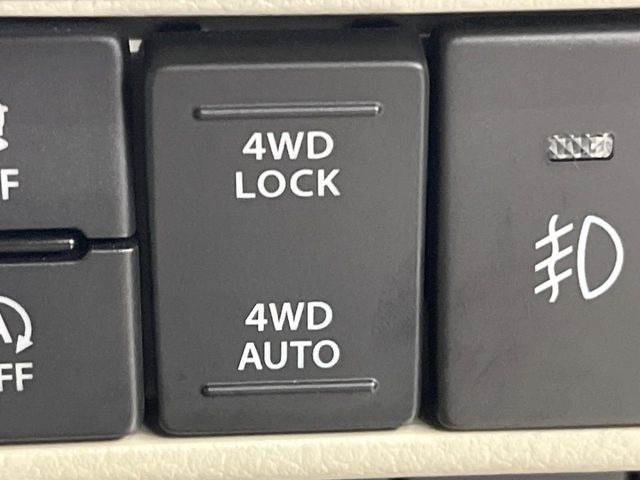 4WDのお車ですので、雪道でも安心です♪降雪地地域にお住まいの方以外にも、ウィンタースポーツが趣味の方や降雪地域へ帰省される機会がある方にもおすすめ!