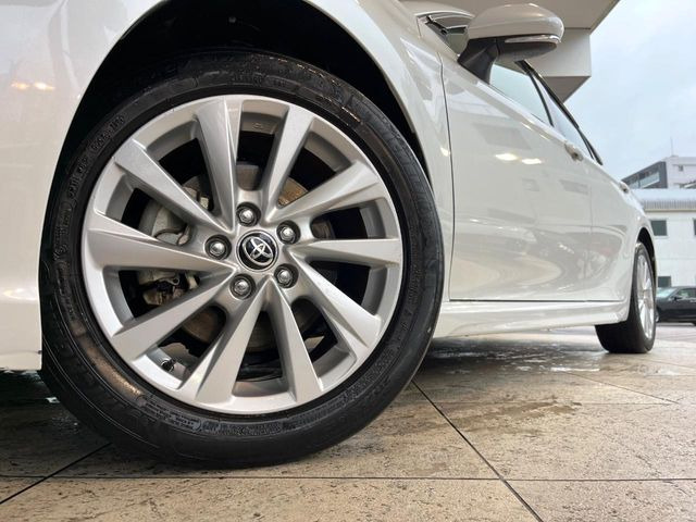 �y����17�C���`�A���~�z�C�[���z�O�ςɃ}�b�`���������A���~�z�C�[���𑕒����Ă���܂��B�e��ЊO�A���~�z�C�[����A�X�^�b�h���X�^�C�����戵�����Ă���܂��B���񂲑��k����������