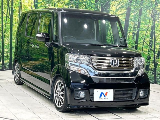 高透明度のガラス皮膜で撥水はもちろん、上質なツヤ・光沢を実現。紫外線や酸性雨から大切な愛車を保護し、色あせ・劣化を防止。「弾スプラッシュコート」、「弾プリミッサコート」からお選びいただけます。