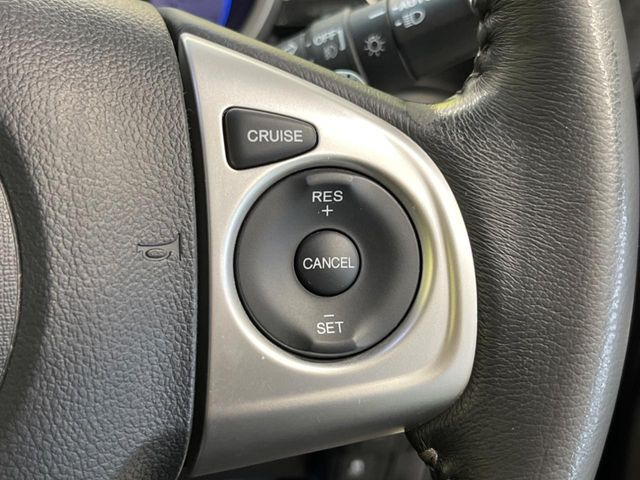 �y�N���[�Y�R���g���[���z�������H�����N���N���s�B�A�N�Z���𗣂��Ă���葬�x�ő��s���ł��A�������^�]���̕��S���y��!�����E�������ȒP�ȃX�C�b�`����Œ����ł��܂��B