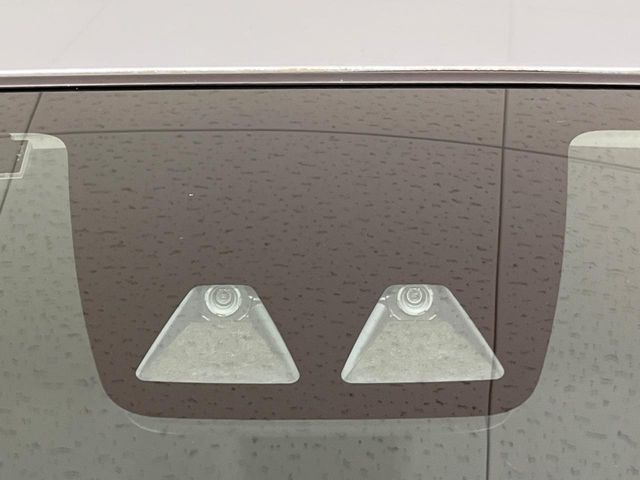 �y�X�}�[�g�A�V�X�g�z���s���ɑO���̎ԗ�����F�����A�Փ˂������Ȏ��͌x��ƃu���[�L�ŏՓˉ���Ɣ�Q�y�����A�V�X�g�B�����S�Ƀh���C�u�����y���݂��������܂��B