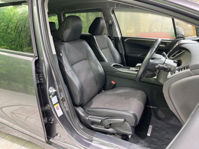 運転席シート廻りは使用感も少なく、良好な状態となっています。丁寧に使われていたことがよくわかりますね。