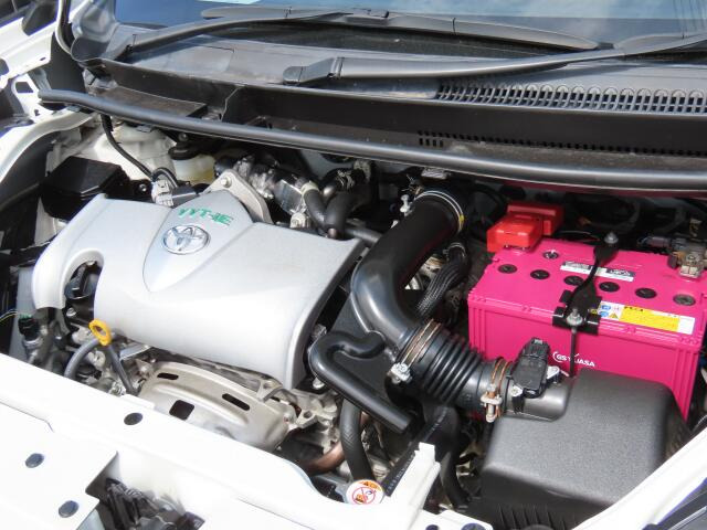 エンジンルームもきれいですよ。機関機構系も良好です。納車前に点検整備も行います。エンジンオイル・オイルフィルター・エアコンフィルター・ワイパーゴムは必ず交換致します(エアコンフィルターは、装着車のみ)