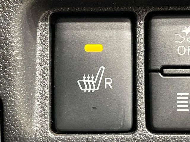 【シートヒーター】寒い日に重宝するシートヒーター!エアコンより早く温まってくれるので寒がりの人も安心ですね♪エアコンの温風は乾燥するから苦手、という方にもをおすすめです。