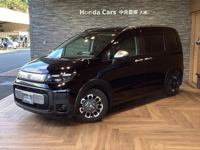 フリード1.5 e:HEV クロスター